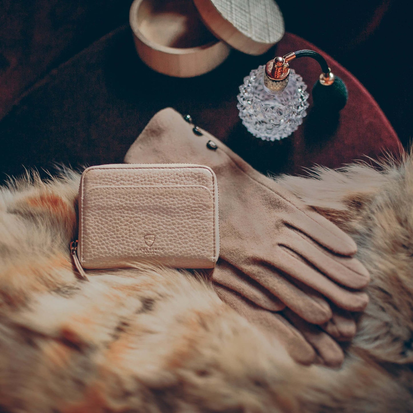 Quick access exterior slot feature