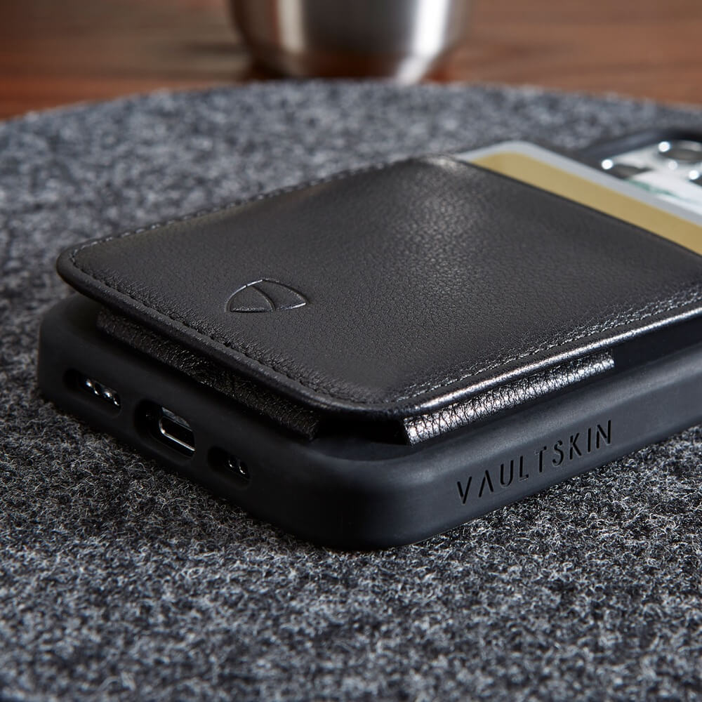 iPhone 12 Pro Max Elegant Sleeve