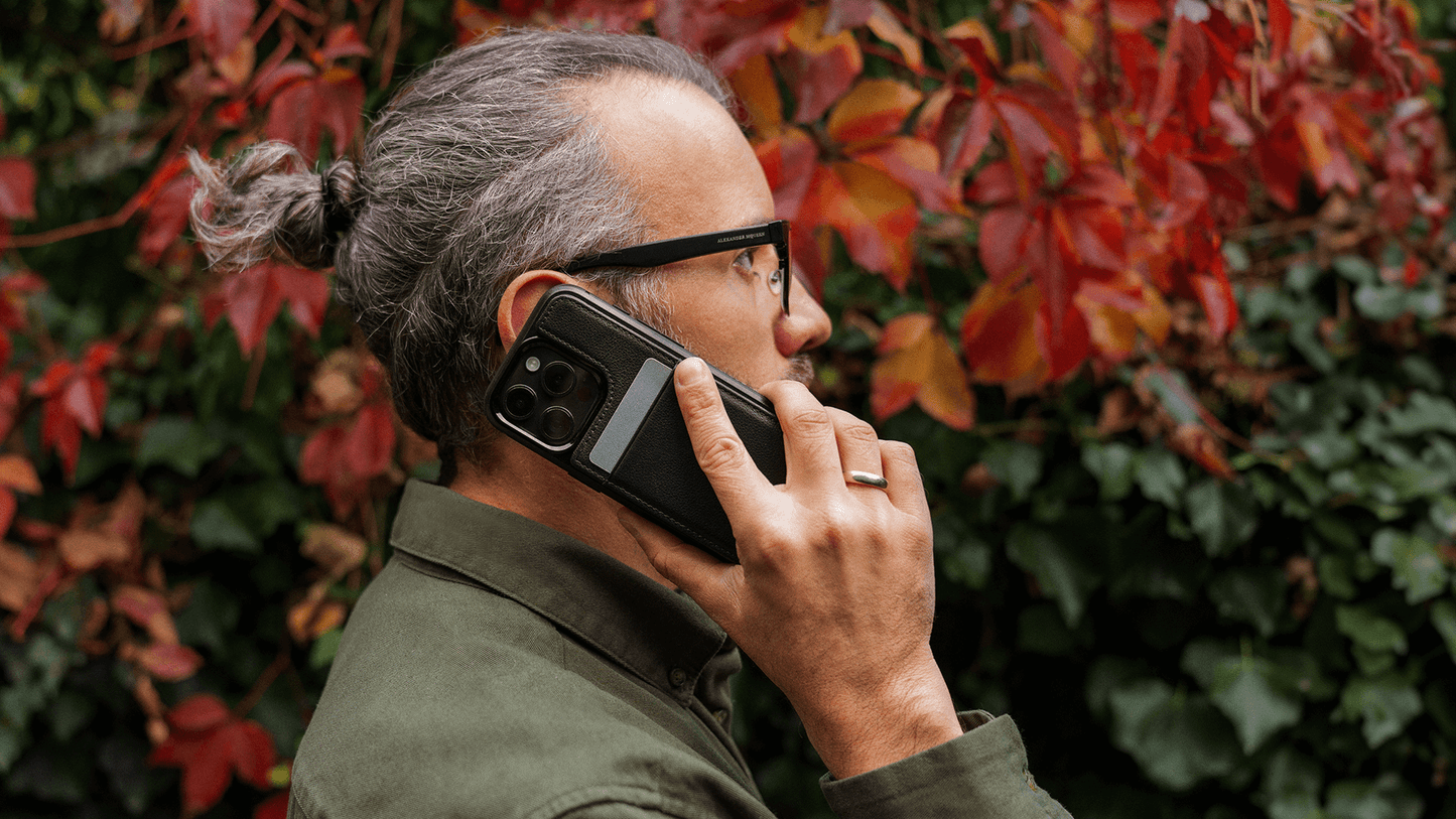 iPhone 15 Case Compact