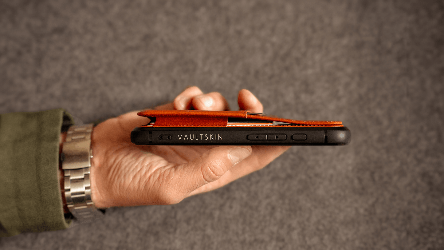 iPhone 15 Elegant Sleeve